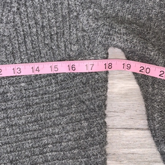 VPL Alpaca Gray Cardigan Sweater Sz Small - Picture 10 of 11